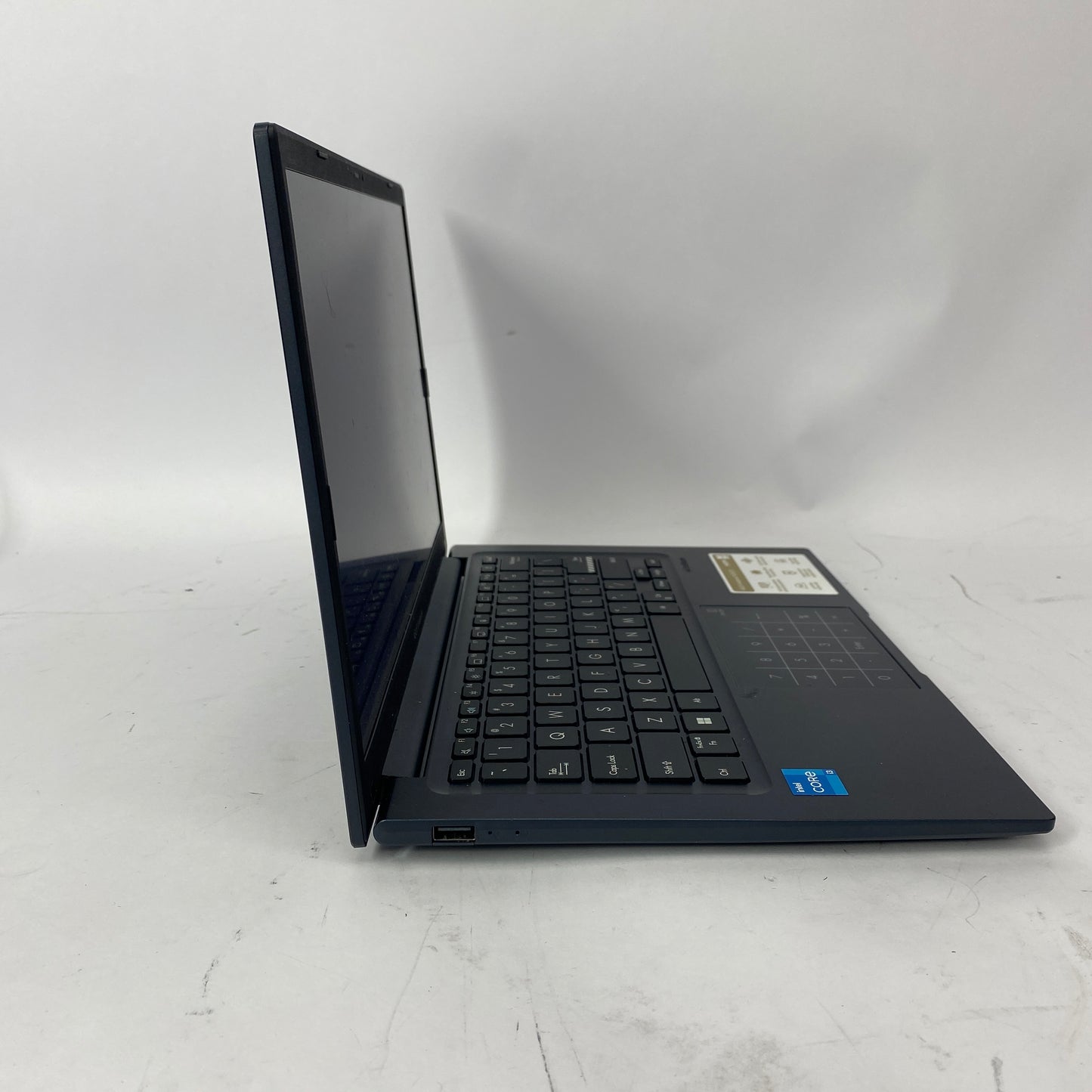 Asus Vivobook 14 X1404Z 14" i3-1215U 1.2GHz 8GB RAM 128GB SSD