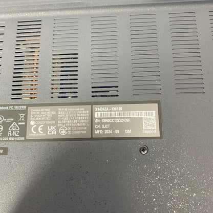 Asus Vivobook 14 X1404Z 14" i3-1215U 1.2GHz 8GB RAM 128GB SSD