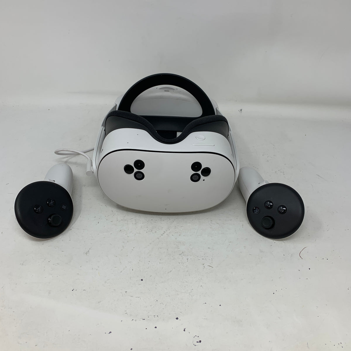 Meta Quest 3S 128GB Standalone All-in-One VR Headset P97