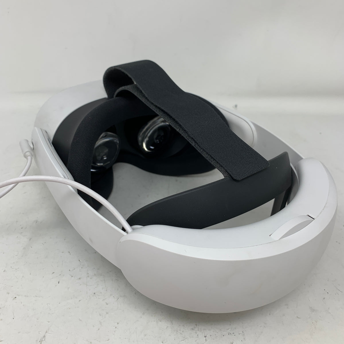 Meta Quest 3S 128GB Standalone All-in-One VR Headset P97