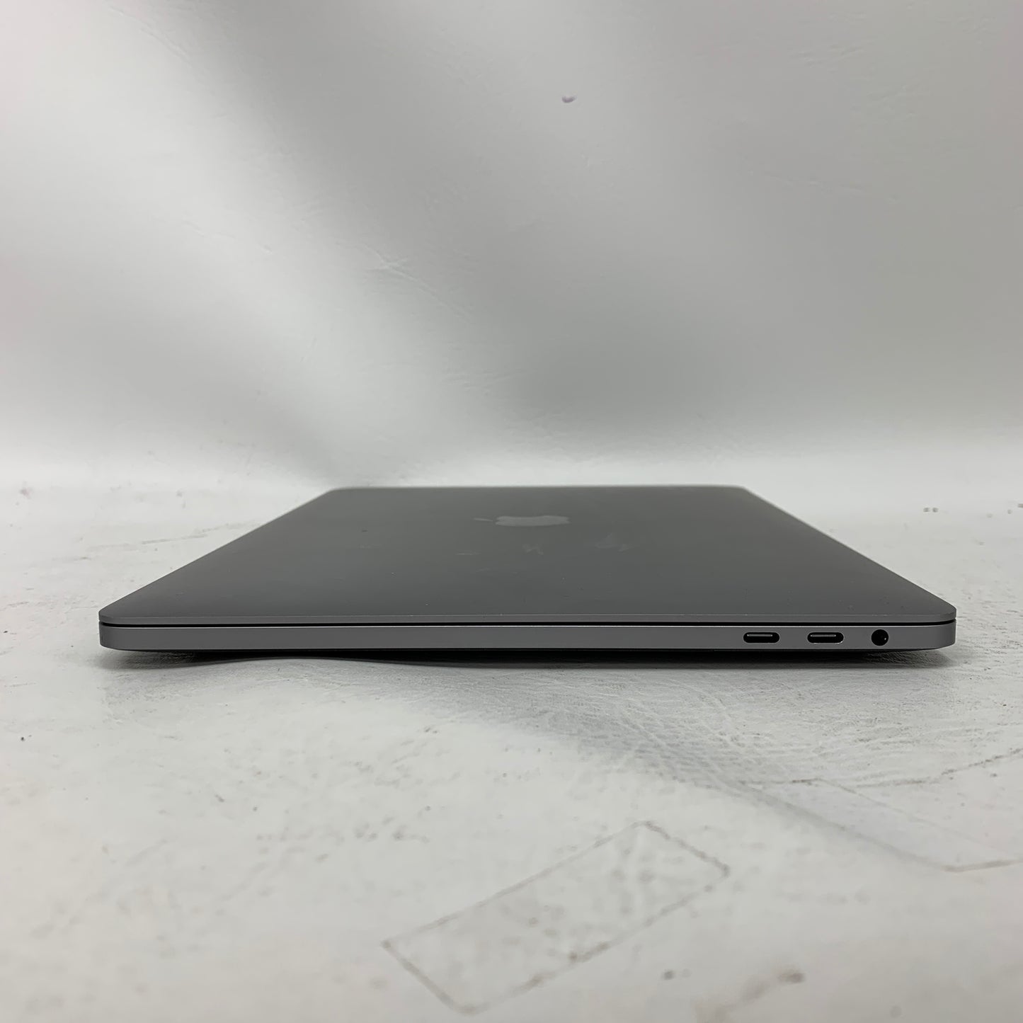 2020 Apple MacBook Pro 13.3" i5 2.0GHz 16GB RAM 500GB SSD Space Gray A2251