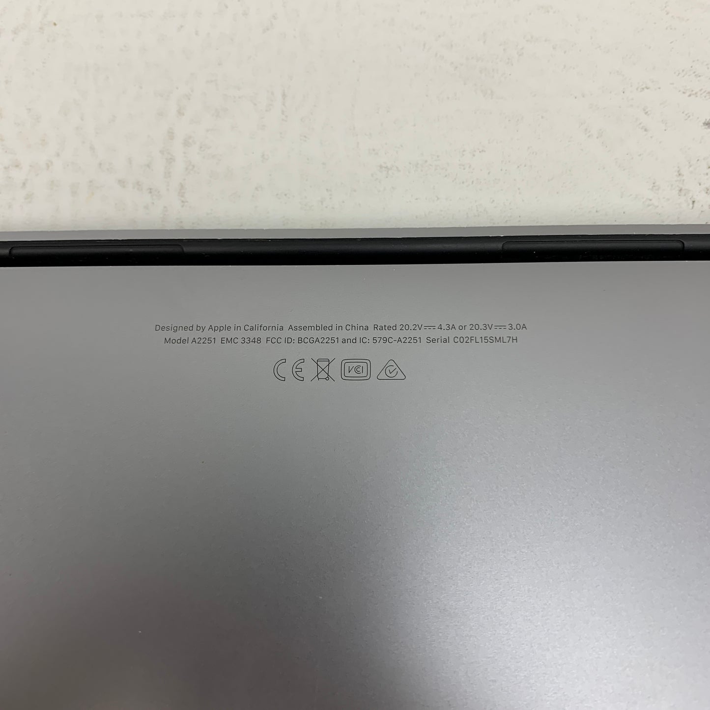 2020 Apple MacBook Pro 13.3" i5 2.0GHz 16GB RAM 500GB SSD Space Gray A2251