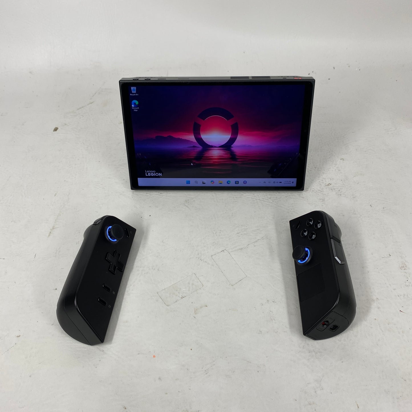Lenovo Legion Go 8.8" AMD Ryzen Z1 Extreme 16GB RAM 512GB Shadow Black 83E1001YUS