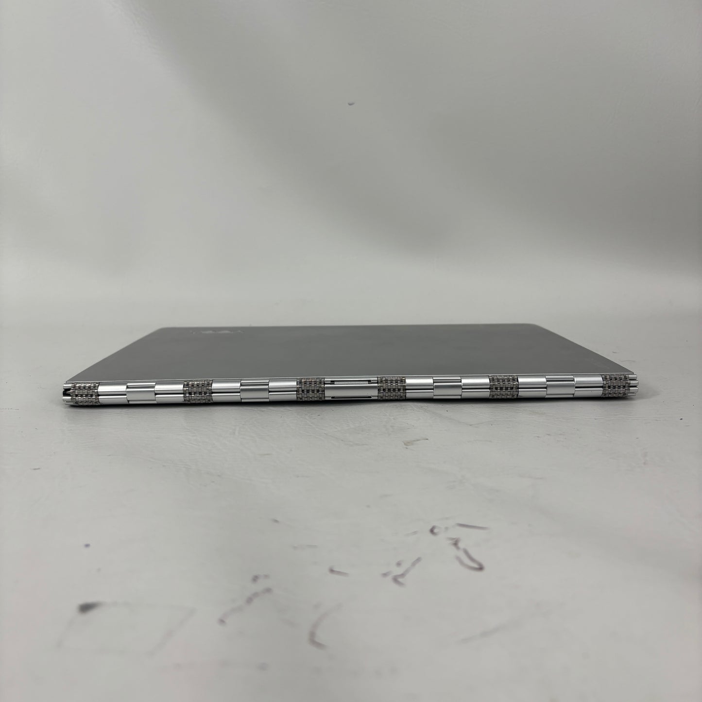 Lenovo Yoga 900-13ISK2 Signature Edition 900-13ISK2 13.3" i7-6560U 2.2GHz 16GB RAM 512GB SSD