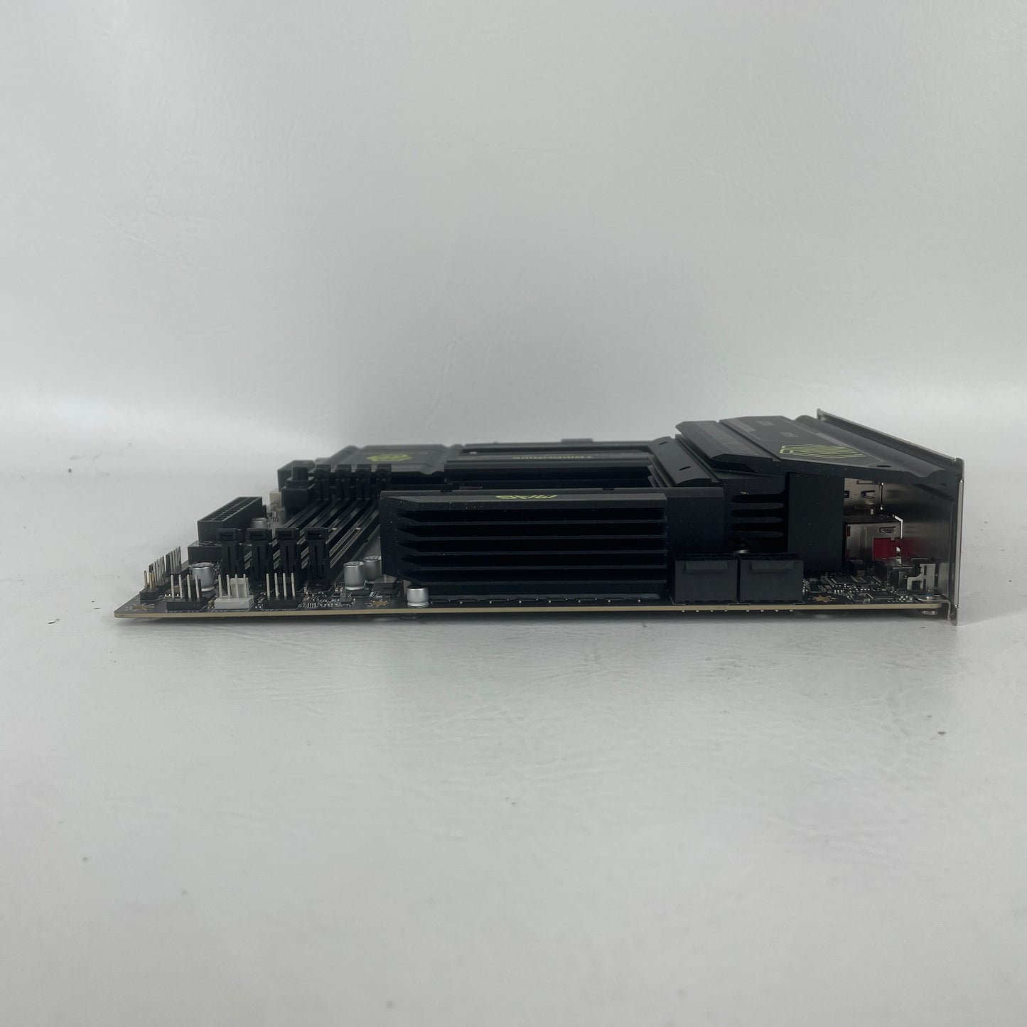 MSi MAG X670E TOMAHAWK WIFI AM5 ATX AMD DDR5 Motherboard