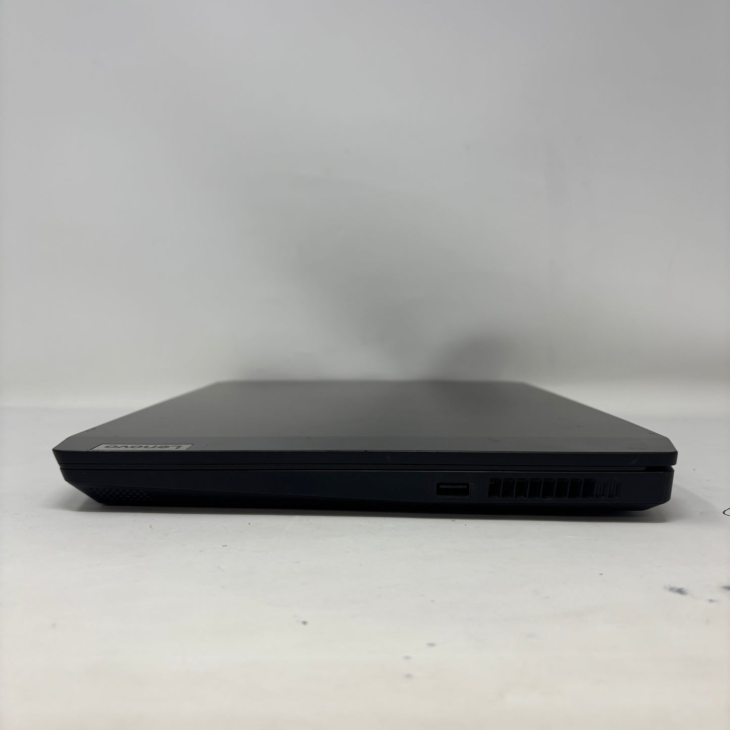 Lenovo IdeaPad Gaming 3 15ARH05 15.6" Ryzen 5 4600H 3.0GHz 8GB RAM 250GB SSD