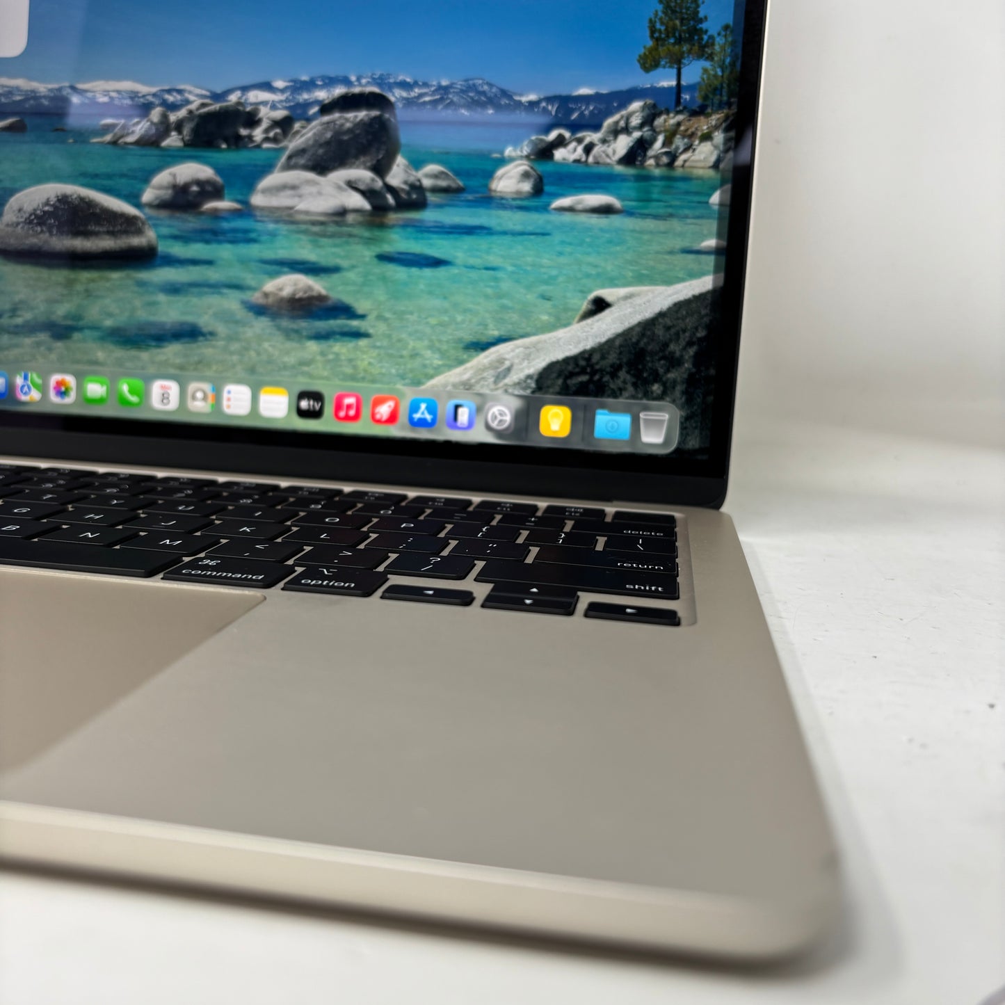 2022 Apple MacBook Air 13.6" M2 8C GPU 3.5GHz 8GB RAM 256GB SSD A2681