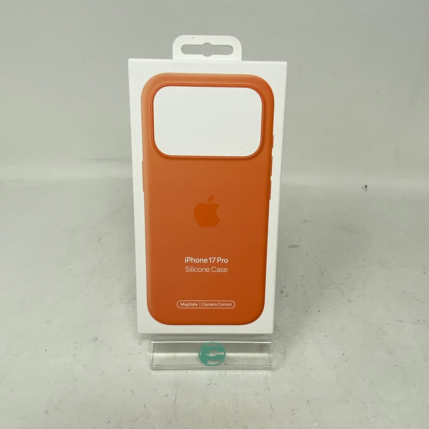 New Apple Orange Silicone Case with MagSafe for iPhone 17 Pro MGFE4ZM/A