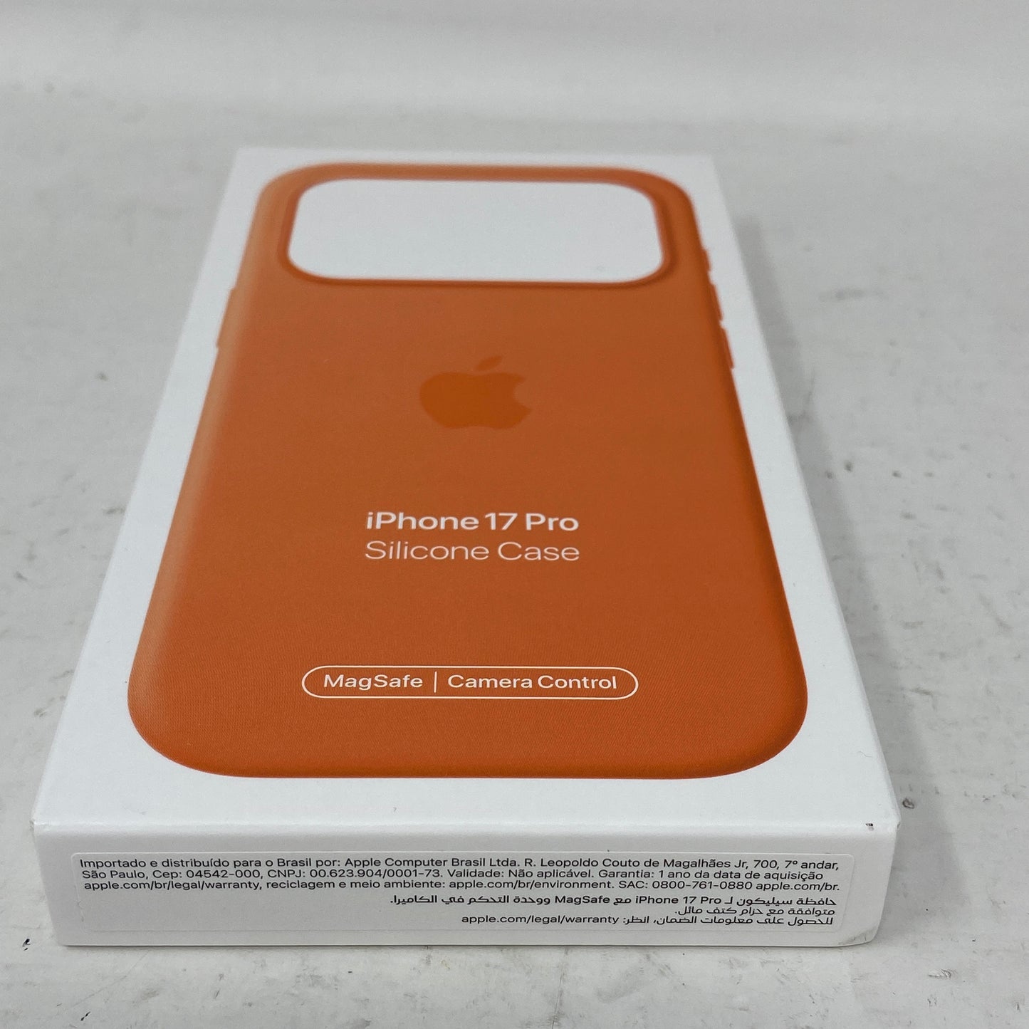 New Apple Orange Silicone Case with MagSafe for iPhone 17 Pro MGFE4ZM/A