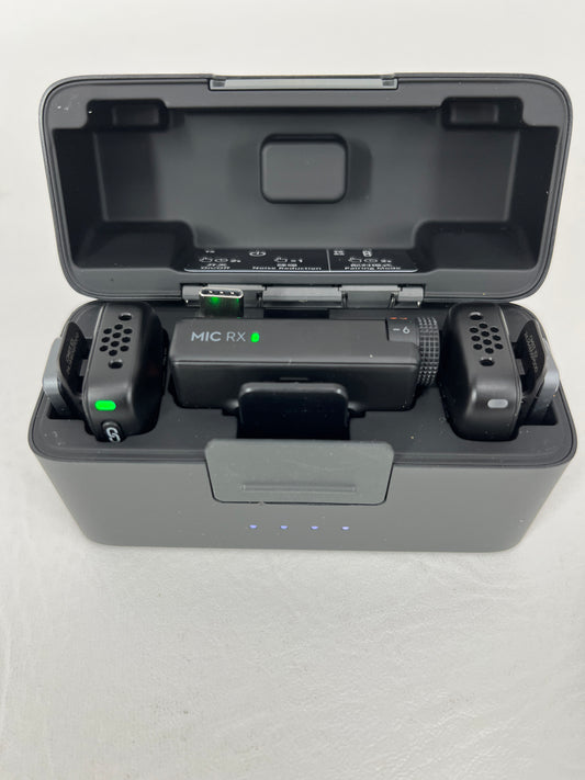 DJI Mic Mini Wireless Microphone System 2 TX + 1 RX with Charging Case & USB-C