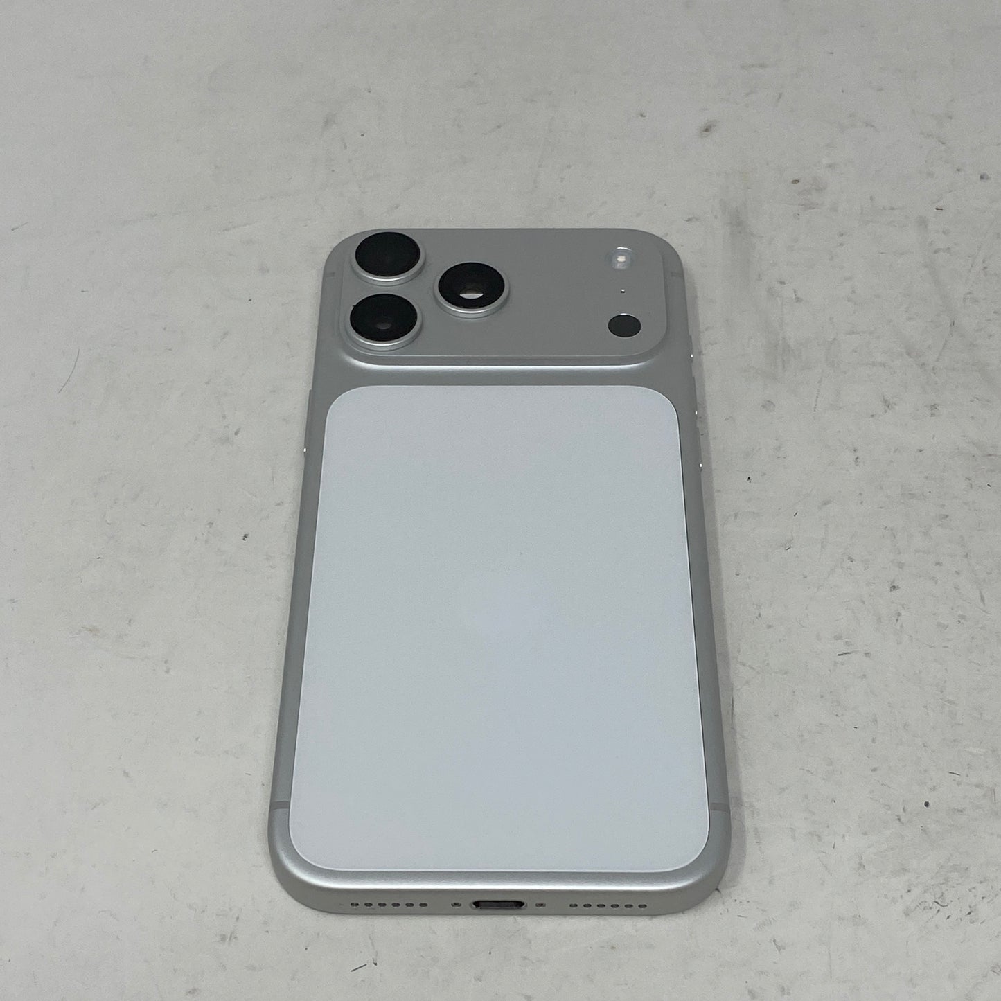 Factory Unlocked Apple iPhone 17 Pro Max 128GB Silver NFXG4LL/A
