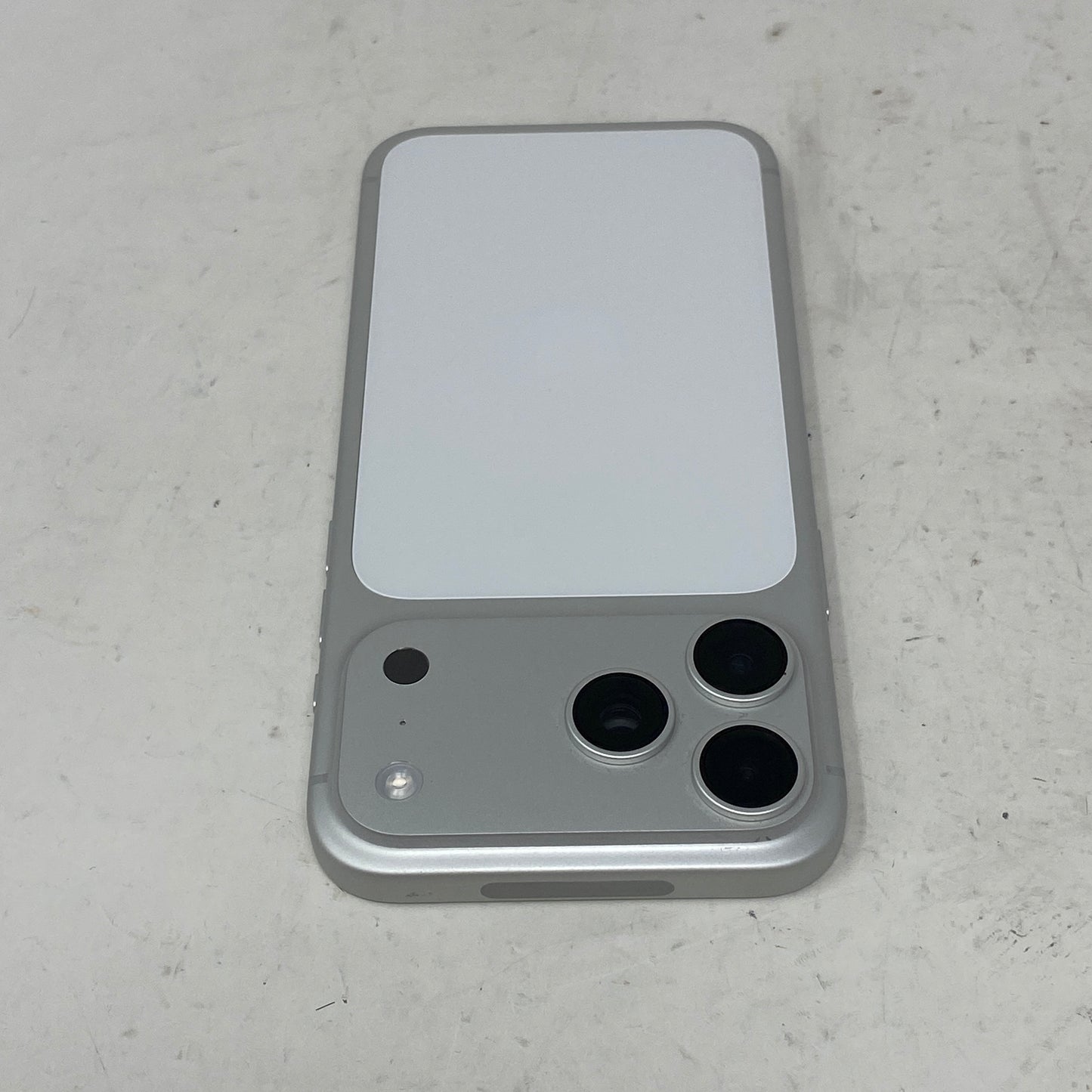 Factory Unlocked Apple iPhone 17 Pro Max 128GB Silver NFXG4LL/A