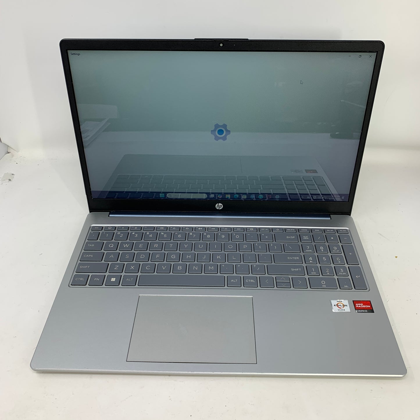 HP Pavilion ARESSL97 15.6" Athlon Silver 7120U 2.4GHz 8GB RAM 256GB SSD