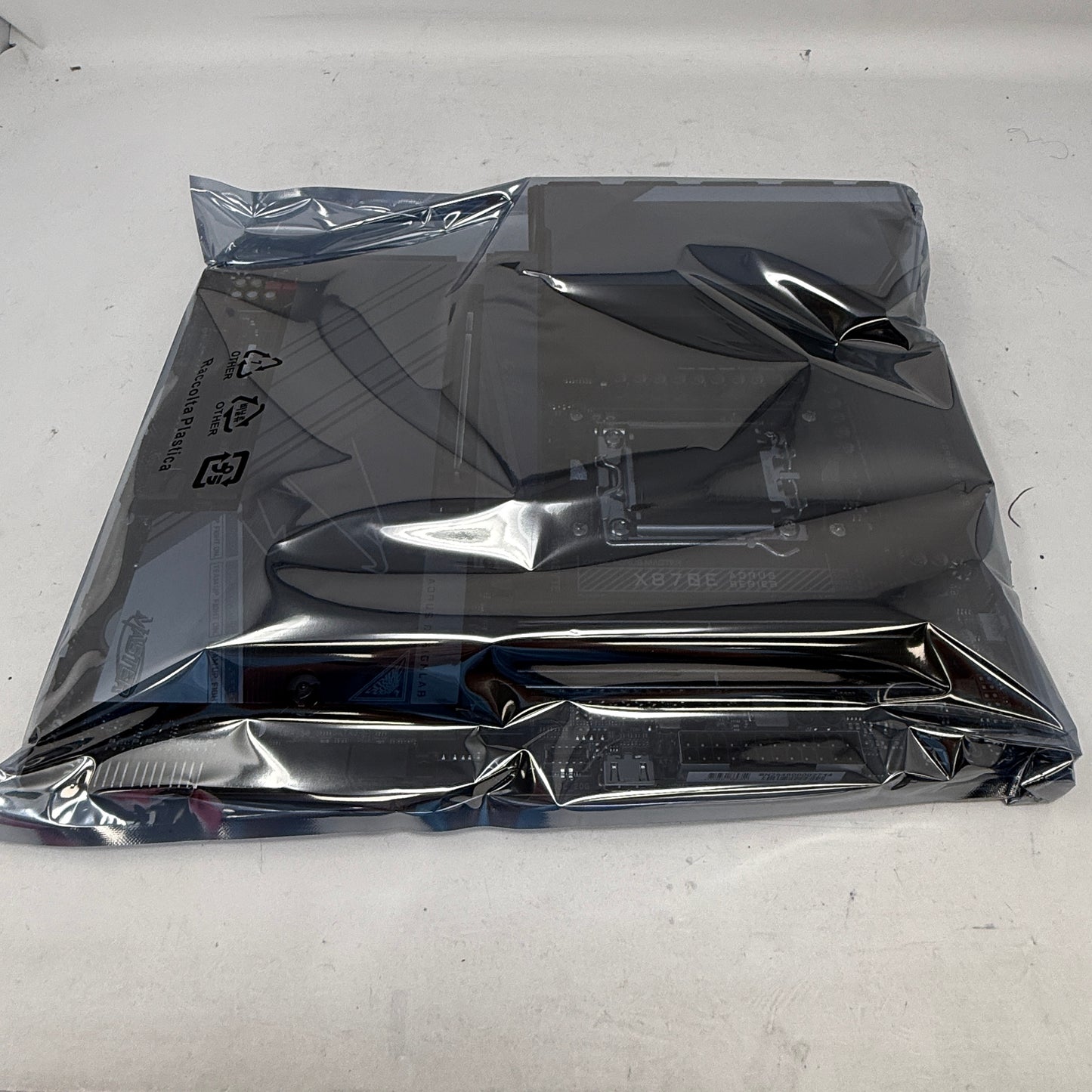 New Gigabyte X870E AORUS MASTER AM5 ATX AMD DDR5 Motherboard