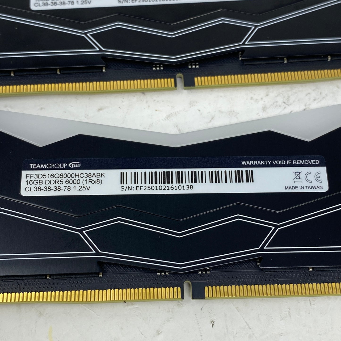 TeamGroup T-Force Delta RGB 16GB (2x8GB) RAM DDR5 4800MHz FF3D516G6000HC38ABK