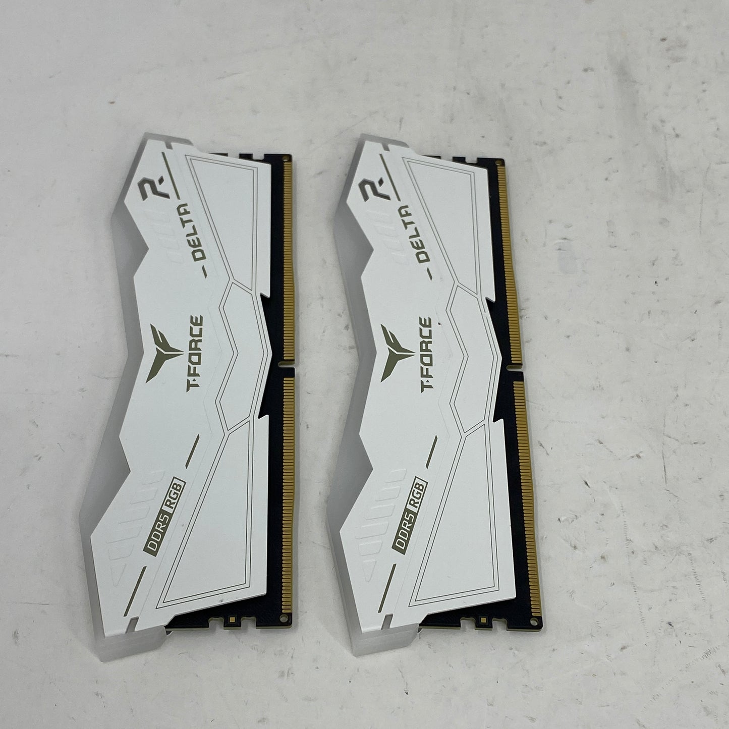 TeamGroup T-Force Delta RGB 32GB (2x16GB) RAM DDR5 5600MHz FF4D516G5600HC36BBK