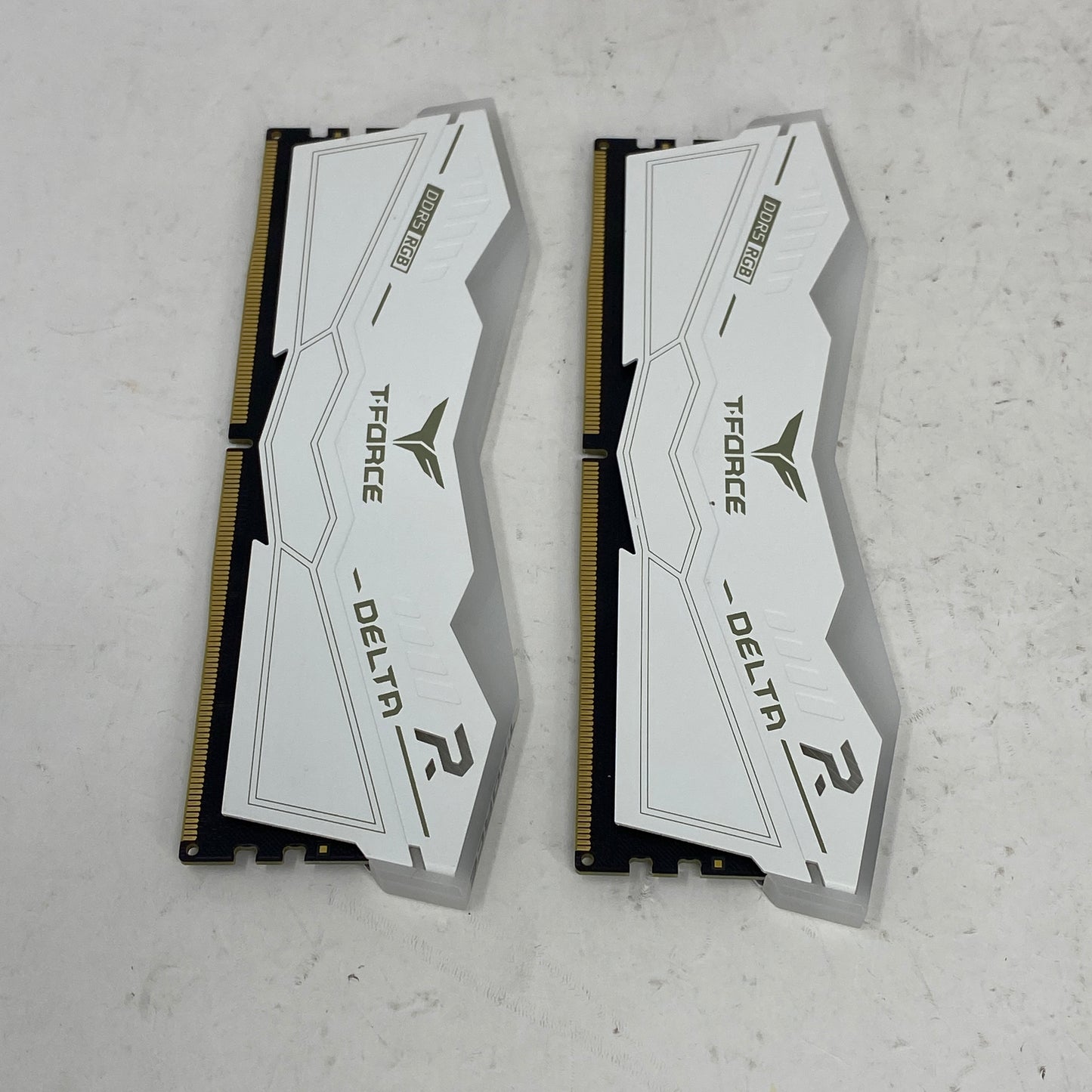 TeamGroup T-Force Delta RGB 32GB (2x16GB) RAM DDR5 5600MHz FF4D516G5600HC36BBK