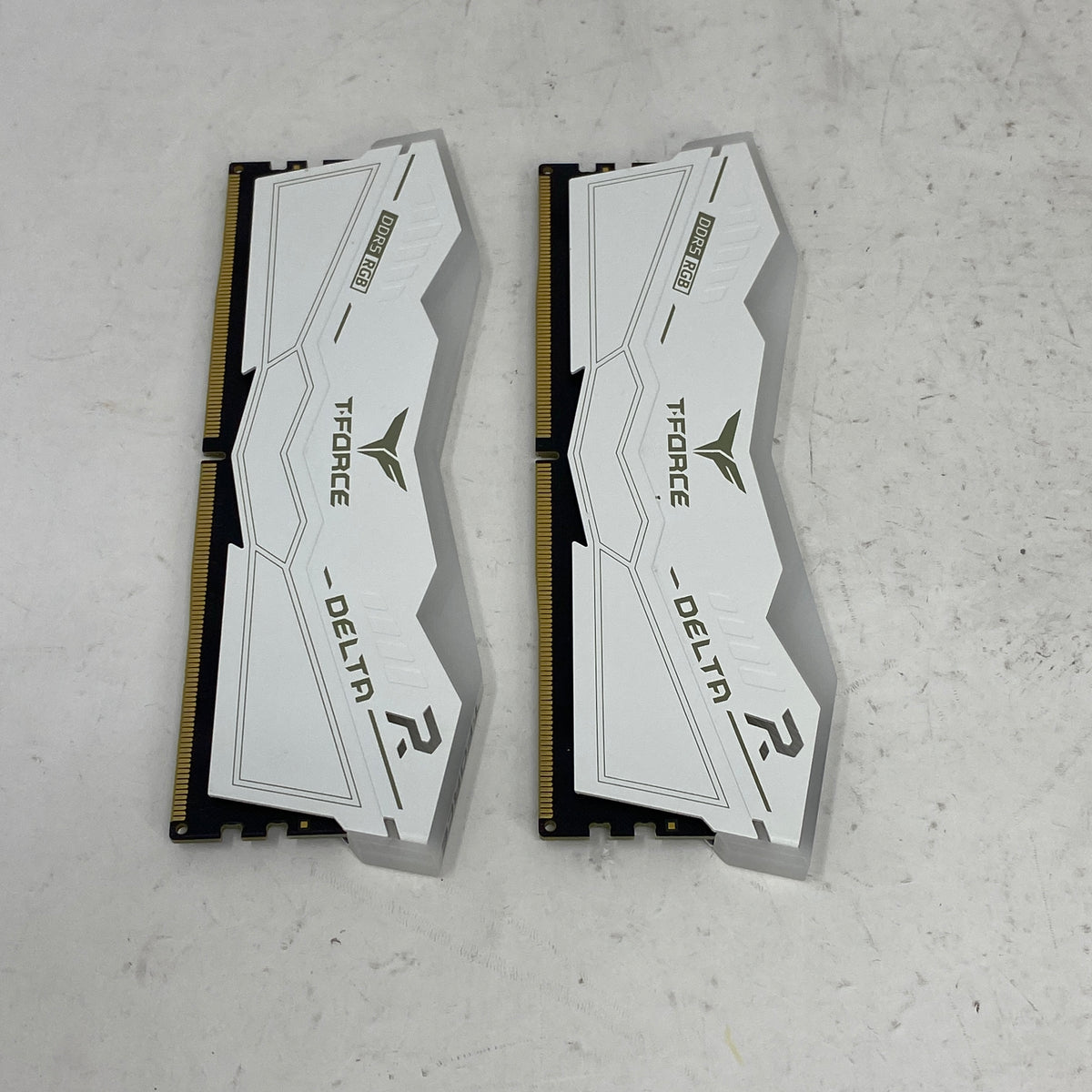 TeamGroup T-Force Delta RGB 32GB (2x16GB) RAM DDR5 5600MHz FF4D516G5600HC36BBK