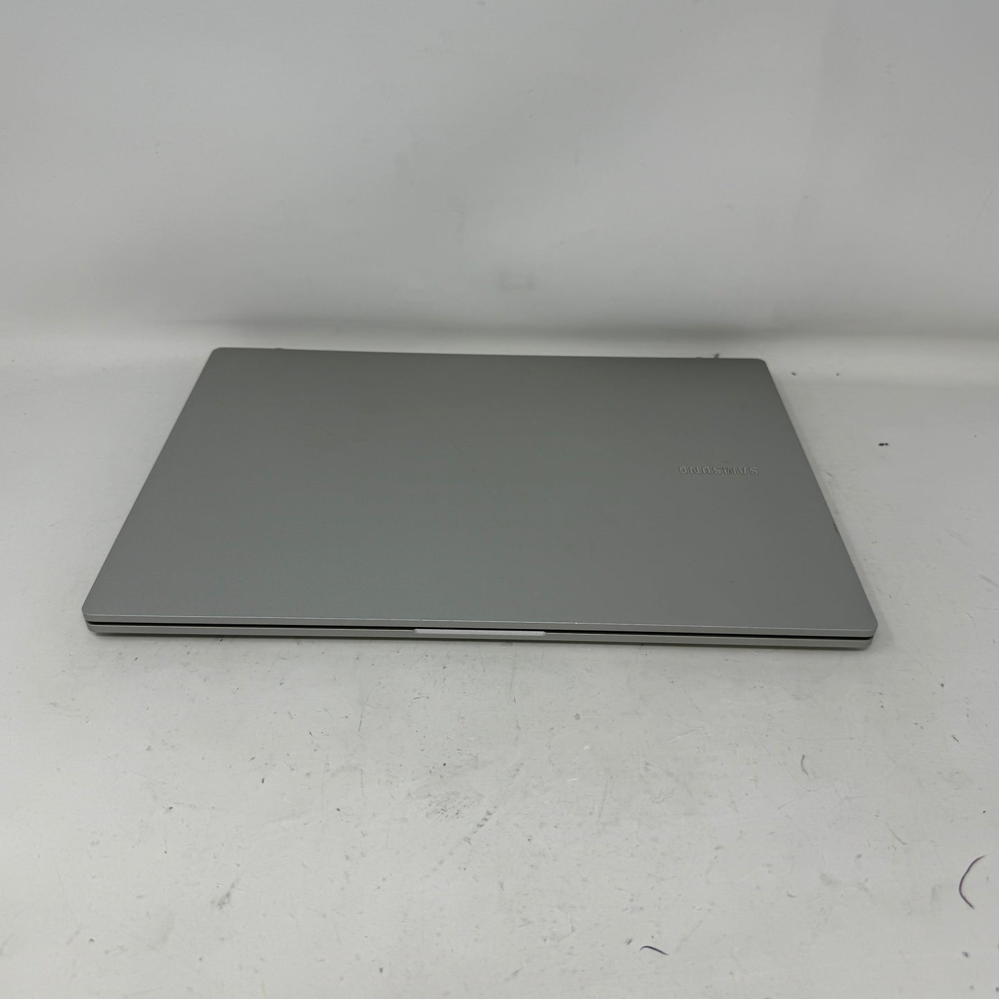 Samsung Galaxy Book Go 760C7T0 14" Snapdragon 7c 2.5GHz 4GB RAM 64GB SSD