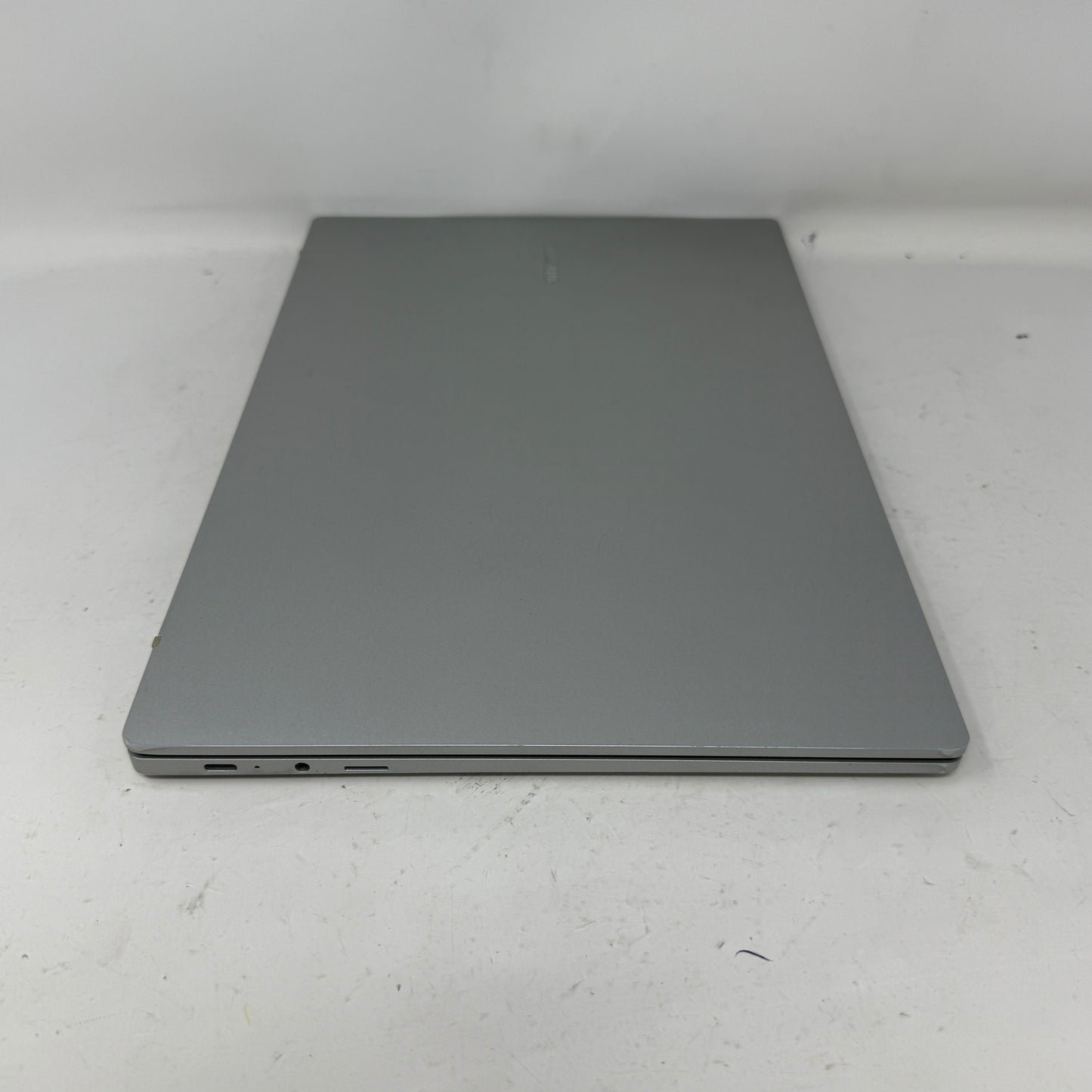 Samsung Galaxy Book Go 760C7T0 14" Snapdragon 7c 2.5GHz 4GB RAM 64GB SSD