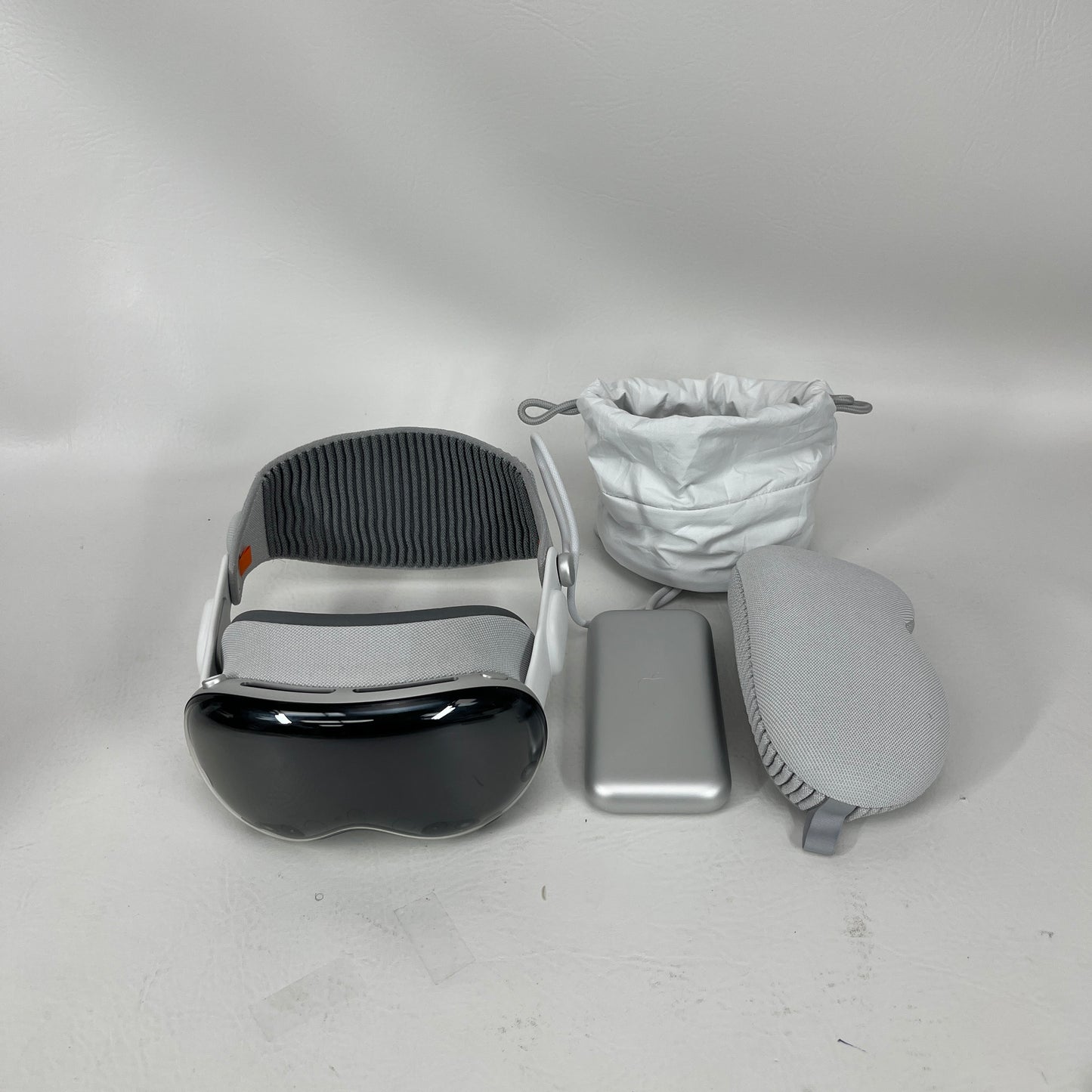Apple Vision Pro 256GB Standalone All-in-One VR Headset A2117