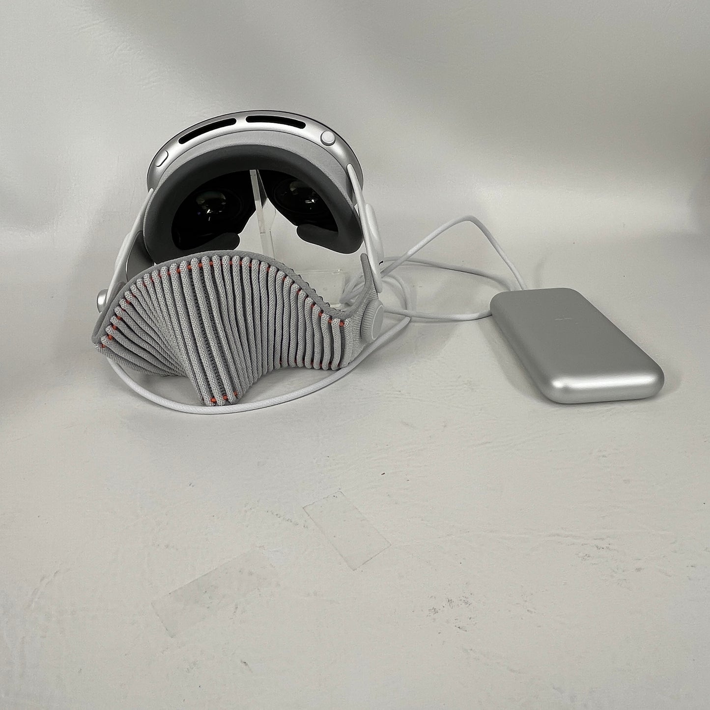 Apple Vision Pro 256GB Standalone All-in-One VR Headset A2117