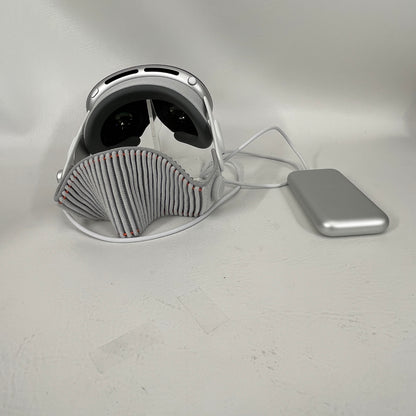 Apple Vision Pro 256GB Standalone All-in-One VR Headset A2117