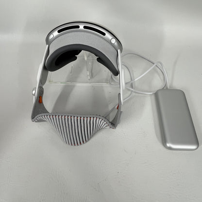Apple Vision Pro 256GB Standalone All-in-One VR Headset A2117