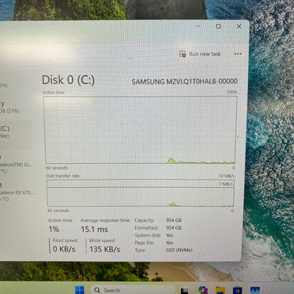 MSI Delta 15 15.6" Ryzen 7 5800H 3.2GHz 24GB RAM 1TB SSD AMD Radeon RX 6700M