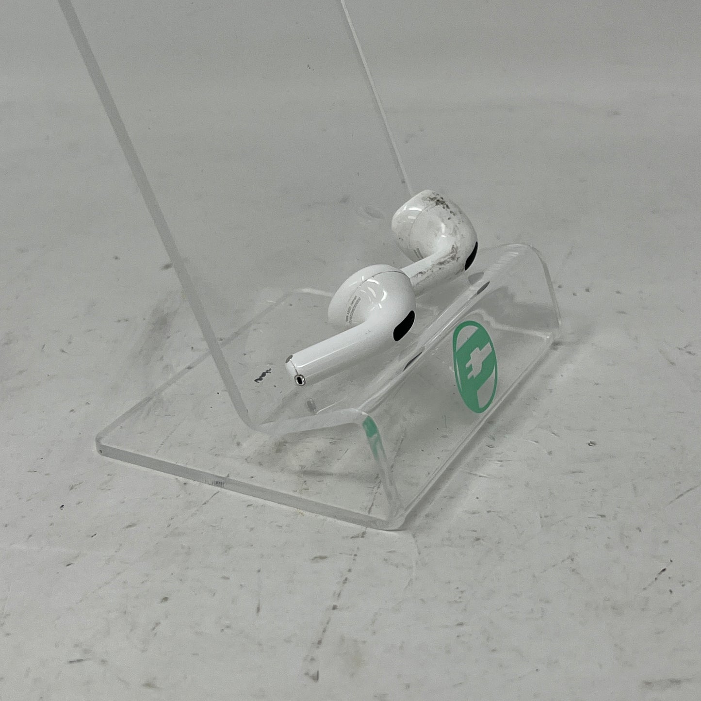 Apple AirPods 4th Gen with Charging Case A3053 A3050 A3058 MXP63LL/A