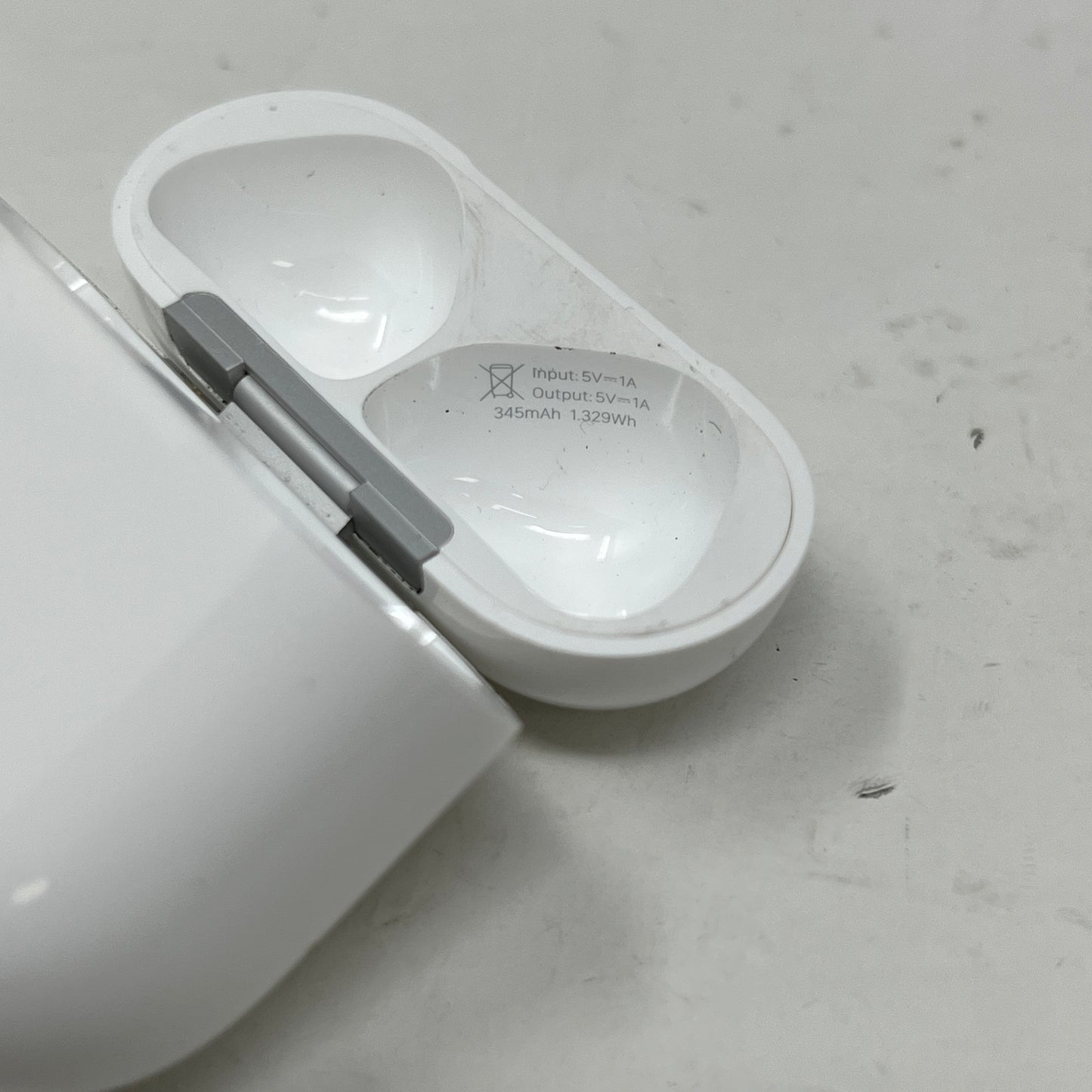 Apple AirPods 4th Gen with Charging Case A3053 A3050 A3058 MXP63LL/A