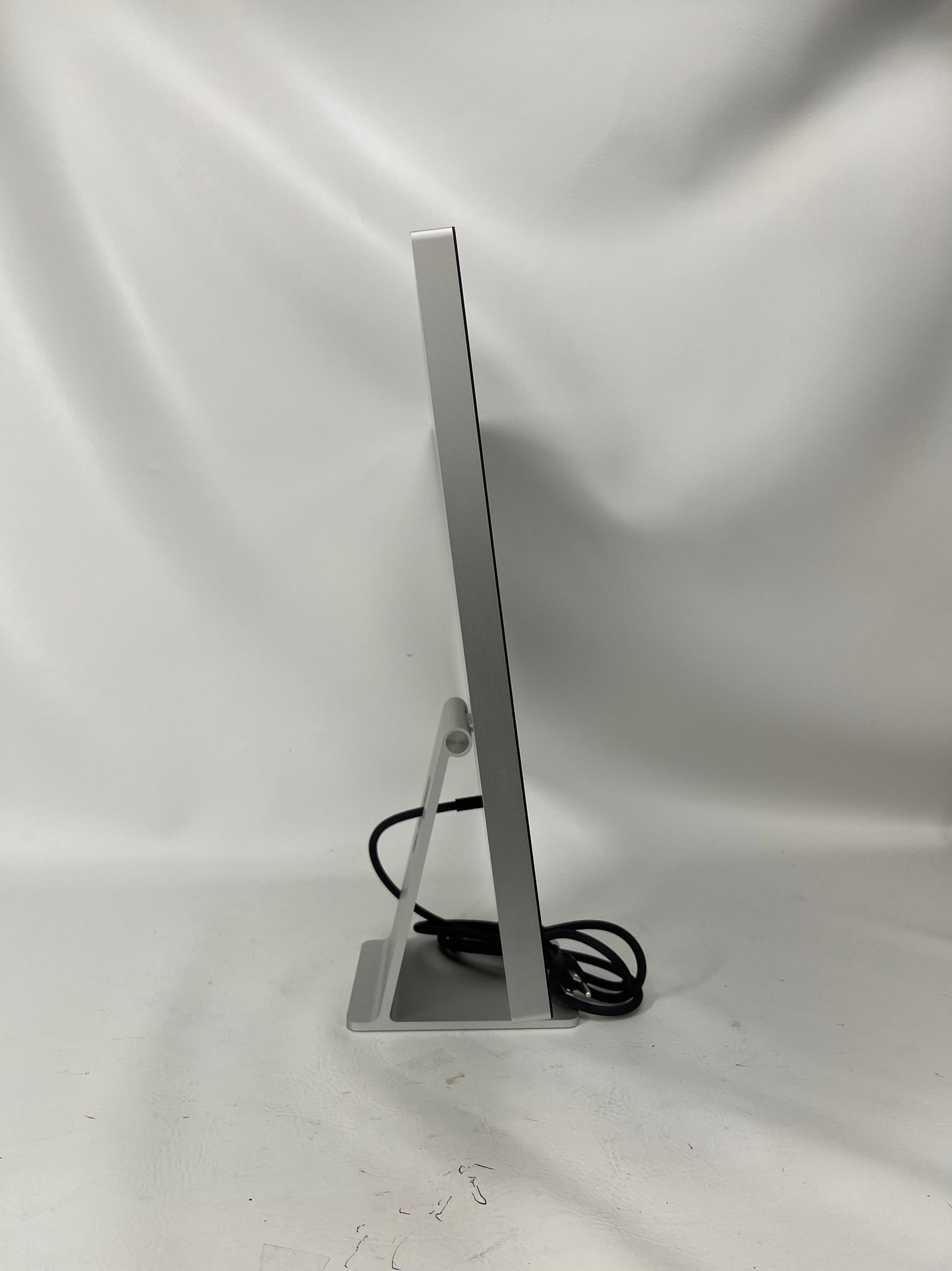 Apple Studio Display 27" 5K Retina Monitor Standard Glass Glossy Retina Display 