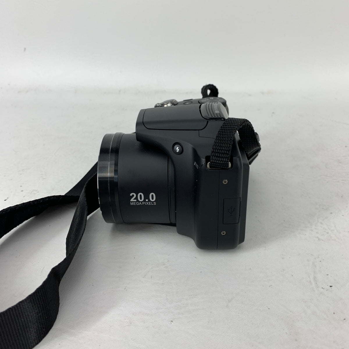 Minolta MN35Z MN35Z-BK 20.0 MP Bridge Camera 