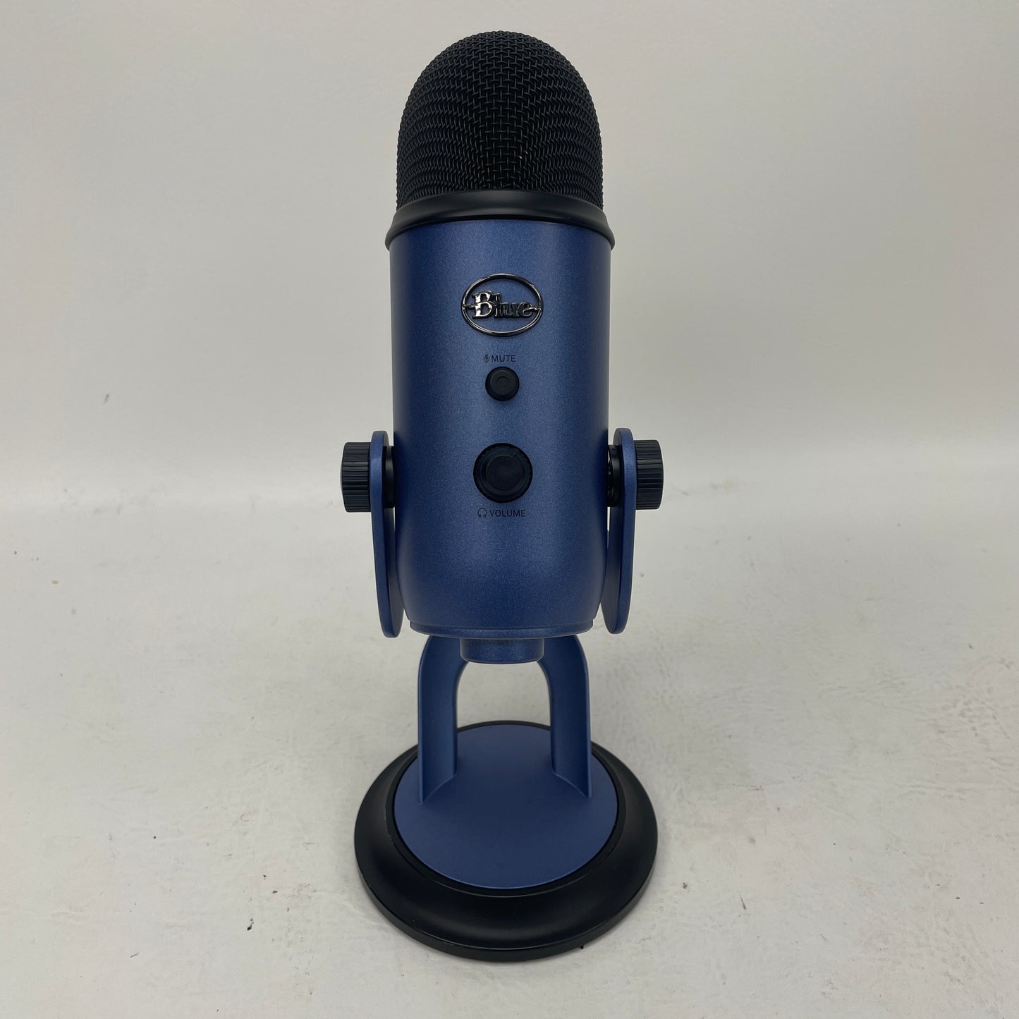 Blue Yeti 20Hz - 20kHz USB Multi-Pattern Condenser Microphone A00132