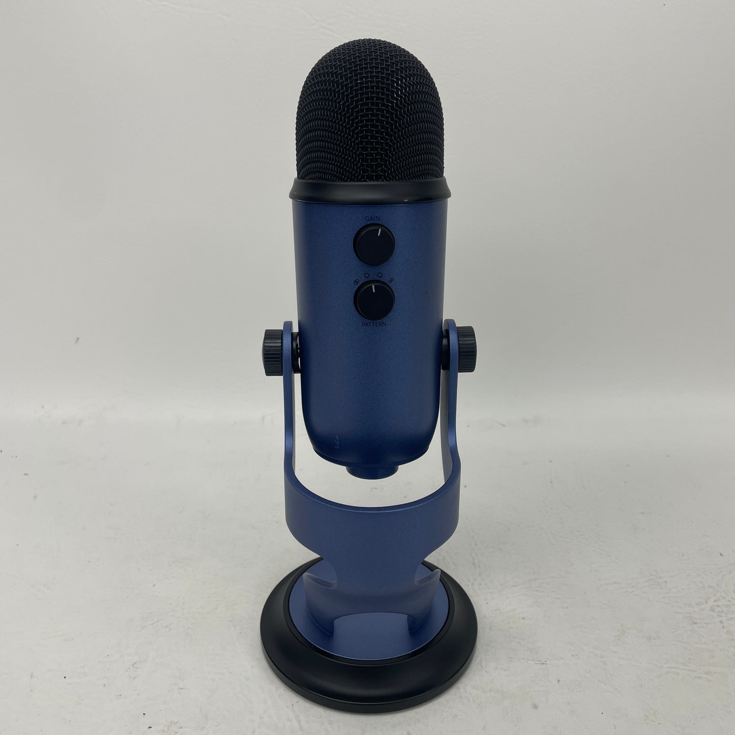 Blue Yeti 20Hz - 20kHz USB Multi-Pattern Condenser Microphone A00132