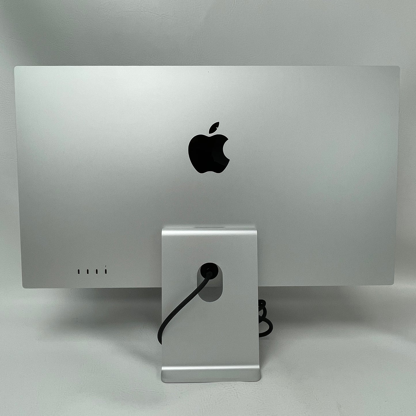Apple Studio Display 27" A2525 IPS Professional 5K Retina IPS LCD Monitor