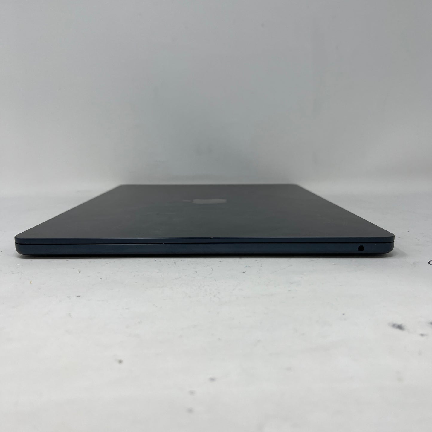 2024 Apple MacBook Air 15" M3 10C GPU 4.0GHz 8GB RAM 256GB SSD MRYU3LL/A