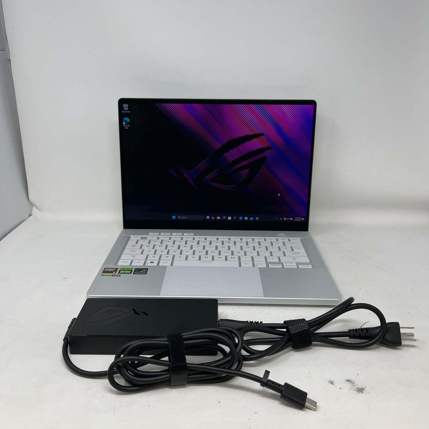 Asus ROG Zephyrus G14 GA403UV 14" Ryzen 9 8945HS 4.0GHz 16GB RAM 1TB SSD 