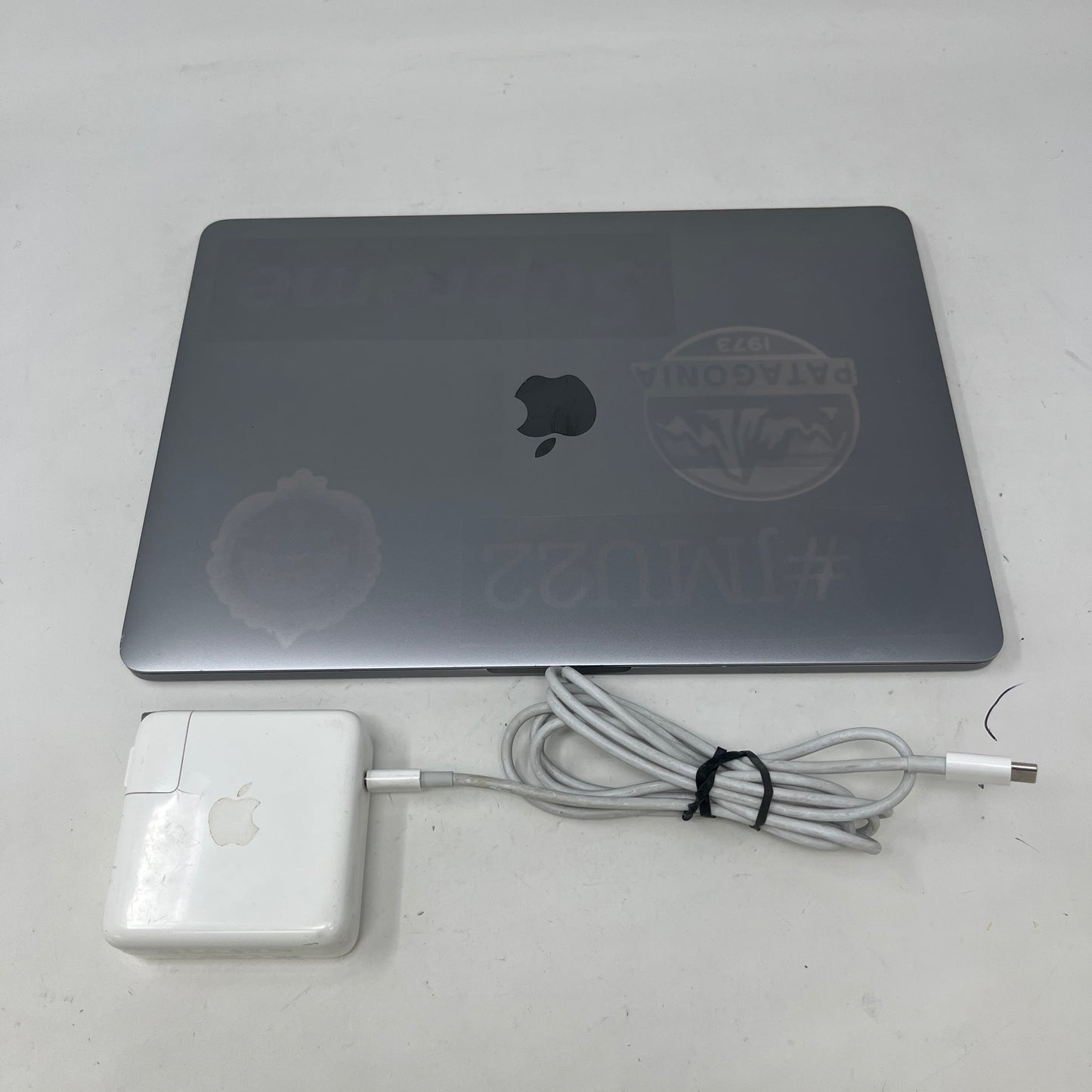 2018 Apple MacBook Pro 13.3" i5 2.3GHz 8GB RAM 250GB SSD Silver A1989