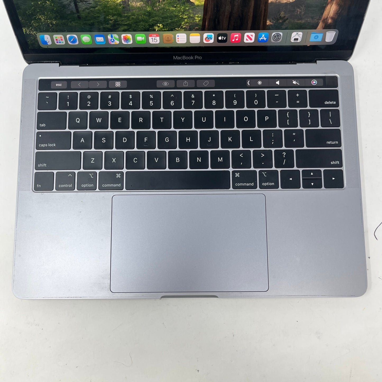 2018 Apple MacBook Pro 13.3" i5 2.3GHz 8GB RAM 250GB SSD Silver A1989