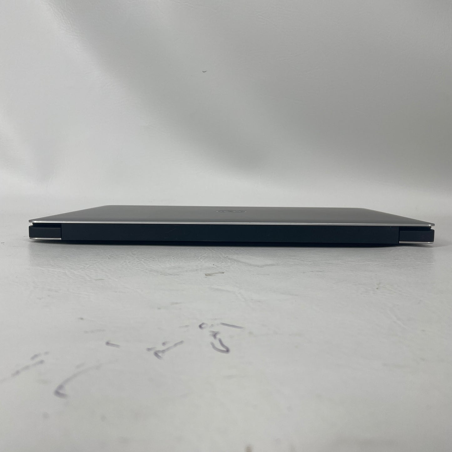 Dell XPS 9560 15.6" i7-7700HQ 2.8GHz 16GB RAM 1TB SSD GeForce GTX 1050