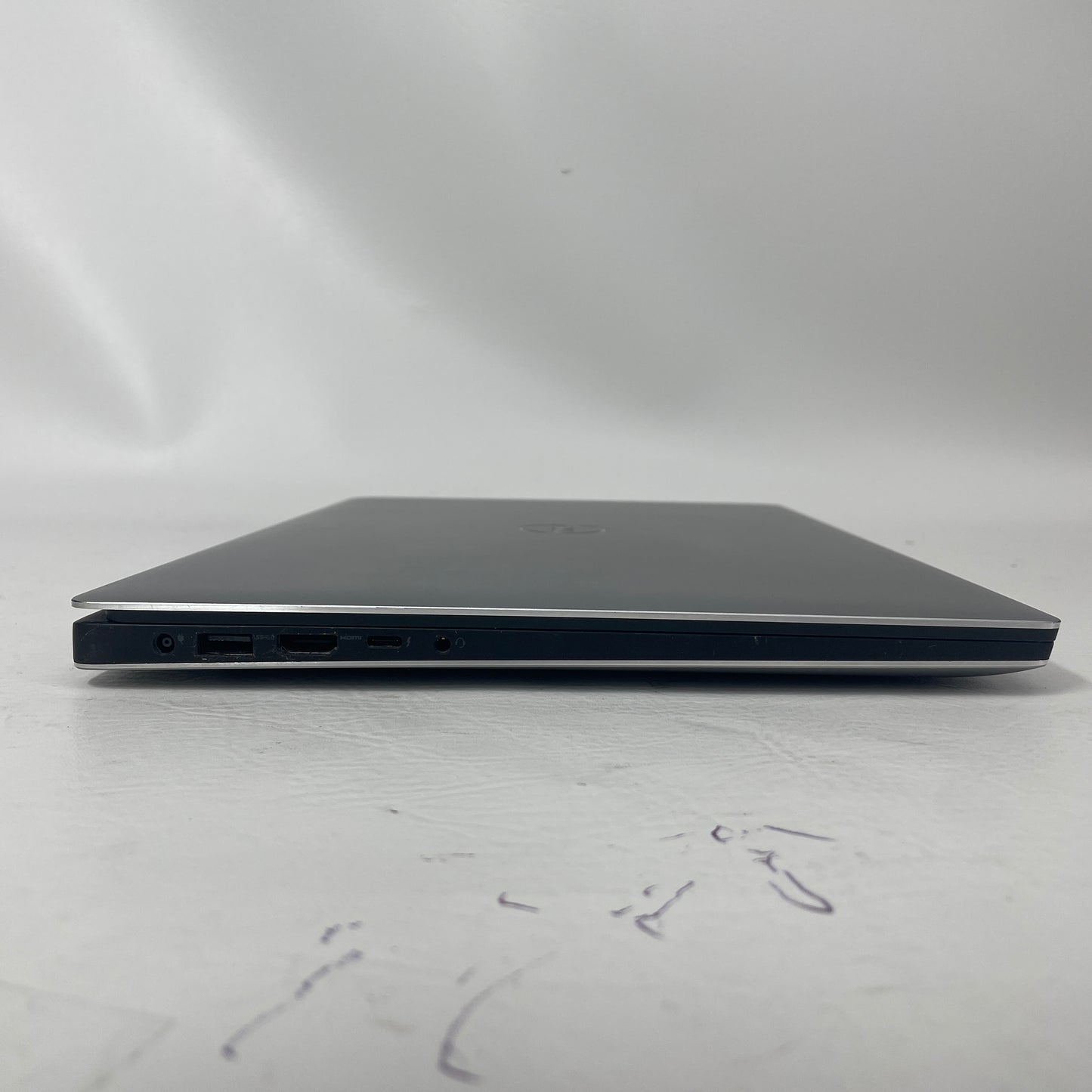 Dell XPS 9560 15.6" i7-7700HQ 2.8GHz 16GB RAM 1TB SSD GeForce GTX 1050