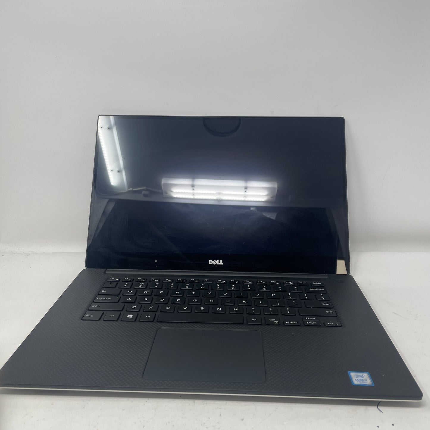 Dell XPS 9560 15.6" i7-7700HQ 2.8GHz 16GB RAM 1TB SSD GeForce GTX 1050