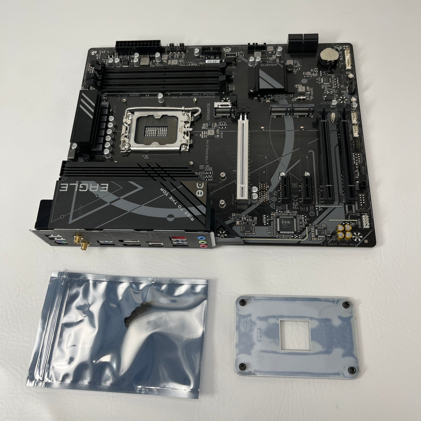 Gigabyte Z790 EAGLE AX LGA 1700 ATX Intel DDR5 Motherboard