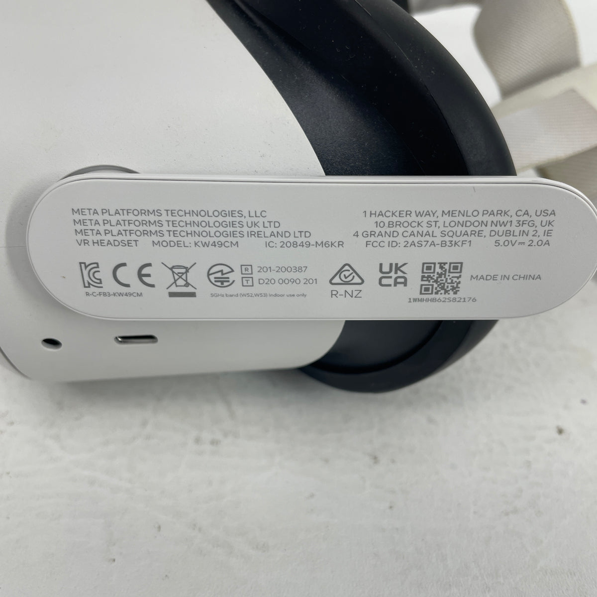 Meta Quest 2 256GB Standalone All-in-One VR Headset KW49CM Headset Only