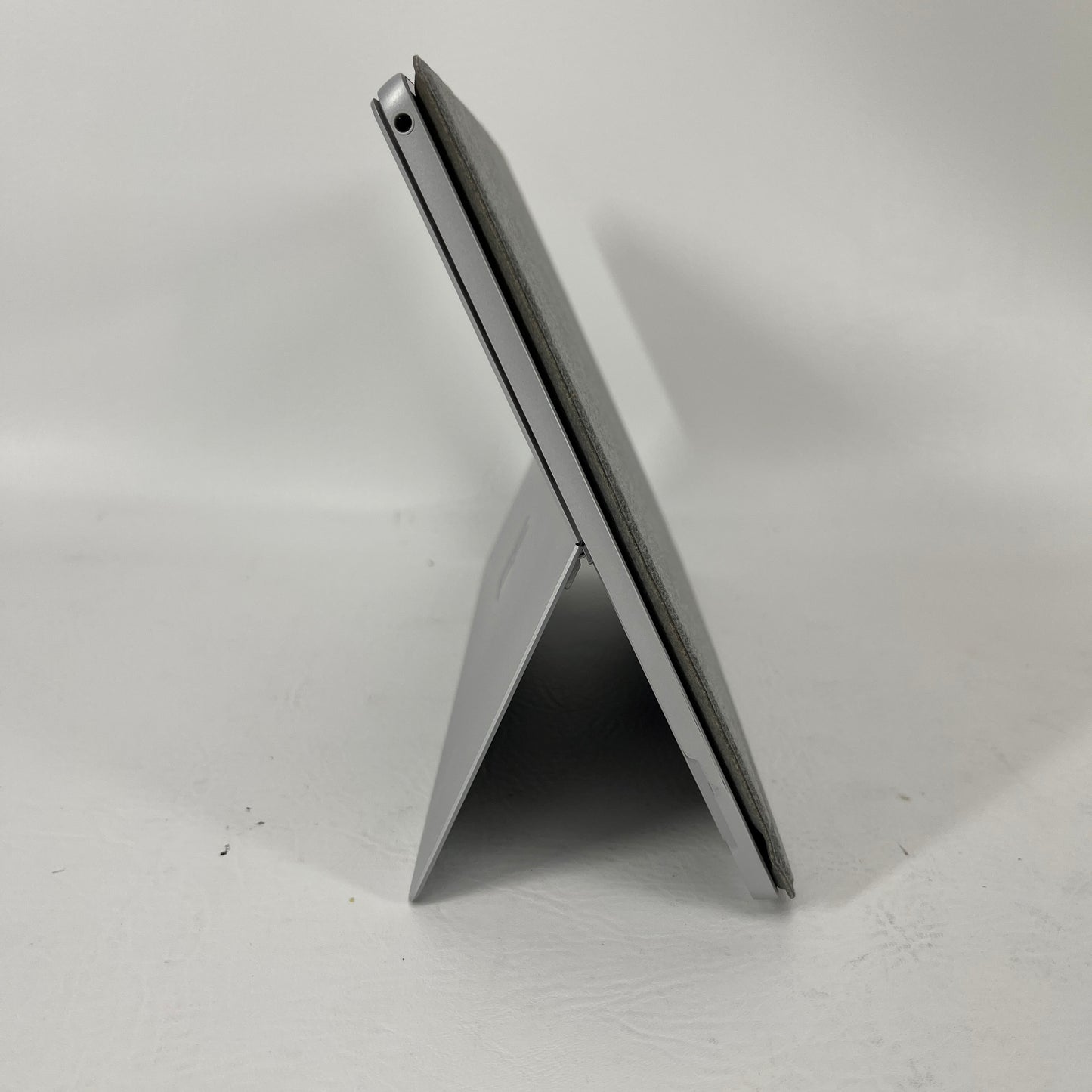 Microsoft Surface Pro 6 AS5LMBG 12.3" i5-8650U 1.6GHz 8GB RAM 128GB SSD
