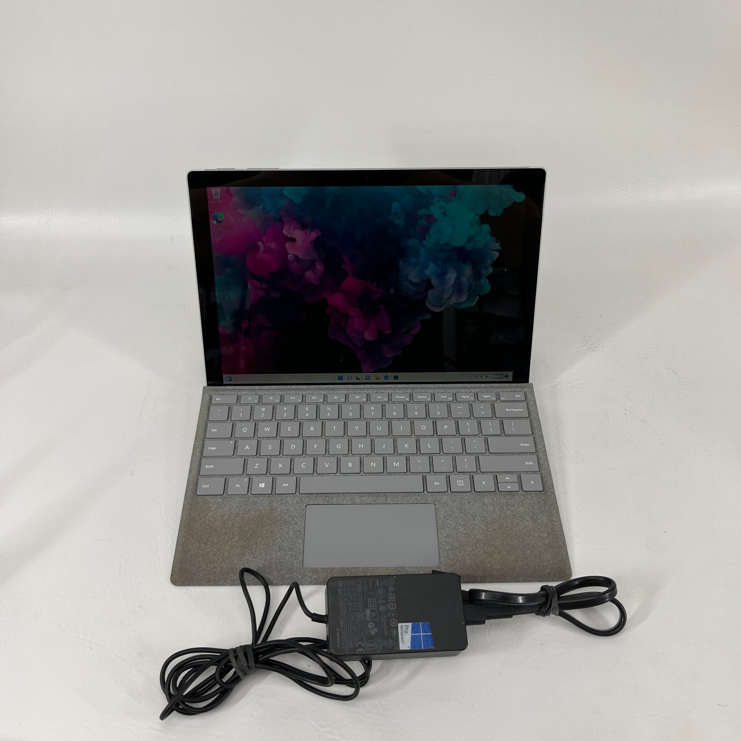 Microsoft Surface Pro 6 AS5LMBG 12.3" i5-8650U 1.6GHz 8GB RAM 128GB SSD