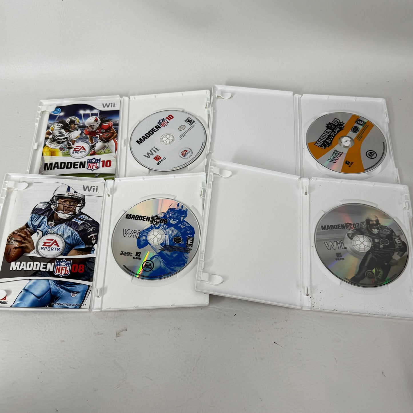 Lot of 4  Games Nintendo Wii 