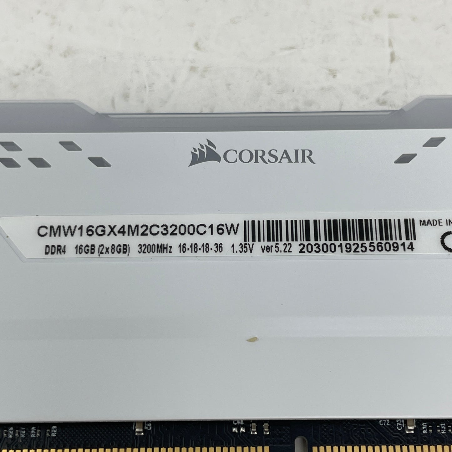 Corsair Vengeance RGB Pro 16GB (2x8GB) RAM DDR4 3200MHz CMW16GX4M2C3200C16W