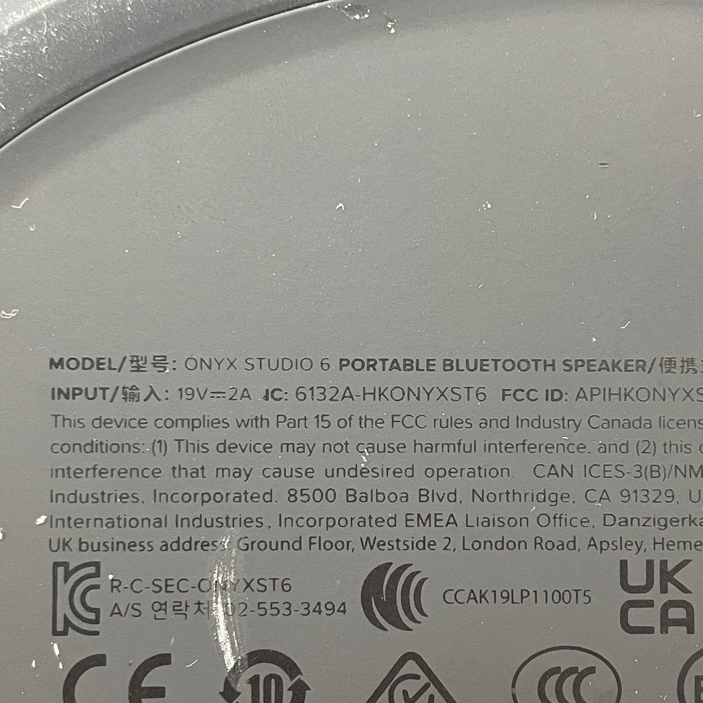 Harmon Kardon Onyx Studio 6 Portable Bluetooth Speaker Black
